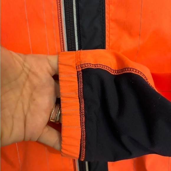 Lululemon Run: Get Up‎ And Glow Jacket *Reflective 4 light flare inkwell hooded - Picture 3 of 10